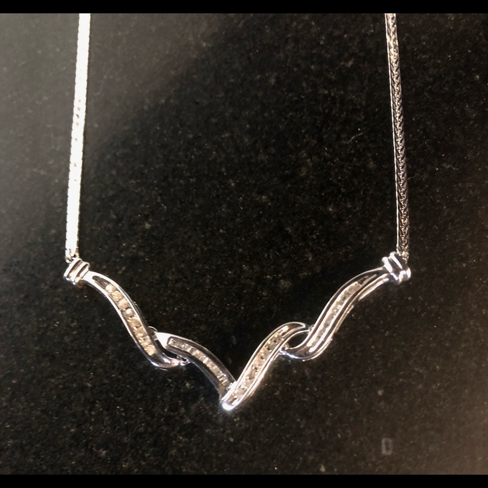 Diamond and 925 silver necklace!